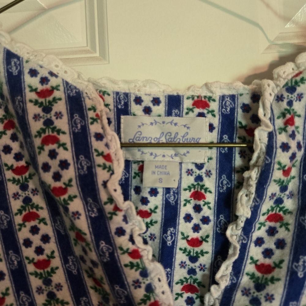 Blue and White Casual V-Neck Gown with Bishop Sleeves - Picture 4 of 6